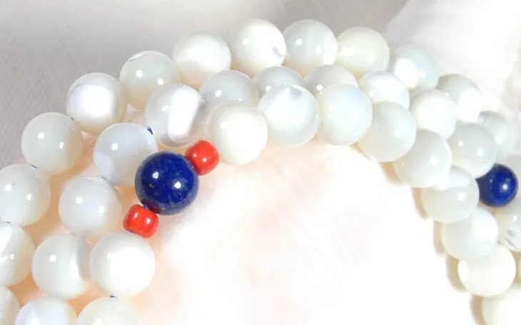 mother-of-pearl-108-beads-mala01b