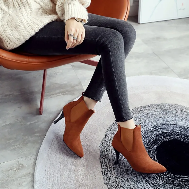 

Big Size 11 12 13 14 15 16 17 Fashion boots with velvet tip, high heel and elastic band inside artificial short plush