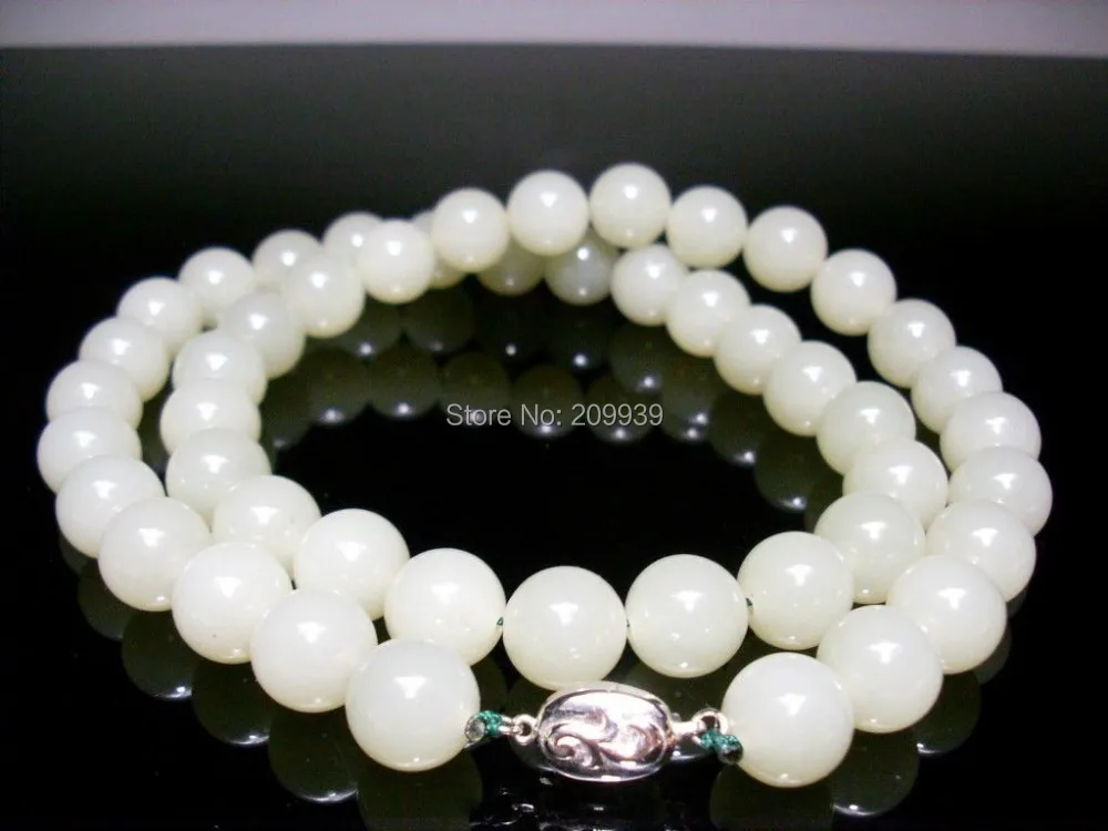 

huij 002803 VERY VALUABLE LIGHT GREEN OR GRAY "PEARL LIGHT" NEPHRITE HETIAN JADE NECKLACES