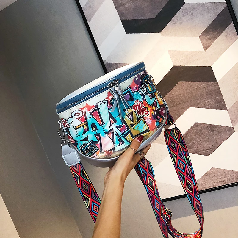 Новая популярная Летняя женская сумка в стиле уличного хип-хоп с цветным принтом персонажей, великолепная косая сумка на плечо
