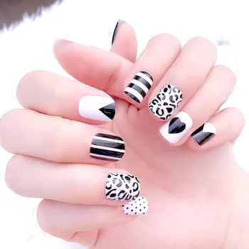 

Wholesales 24Pcs Ladies False Nails with glue Clear Black White Stripe Designs Acrylic artificial nails Short Finger Fake Nail