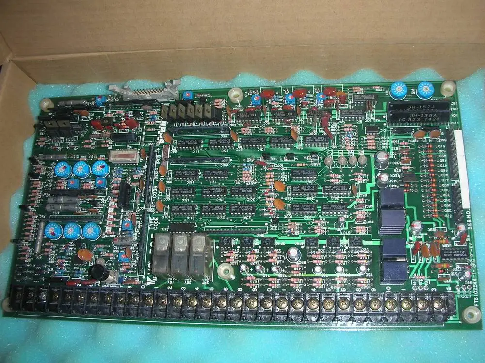 

YASKAWA CIRCUIT BOARD CARD VS-505 JPDC-C035 ETC004901
