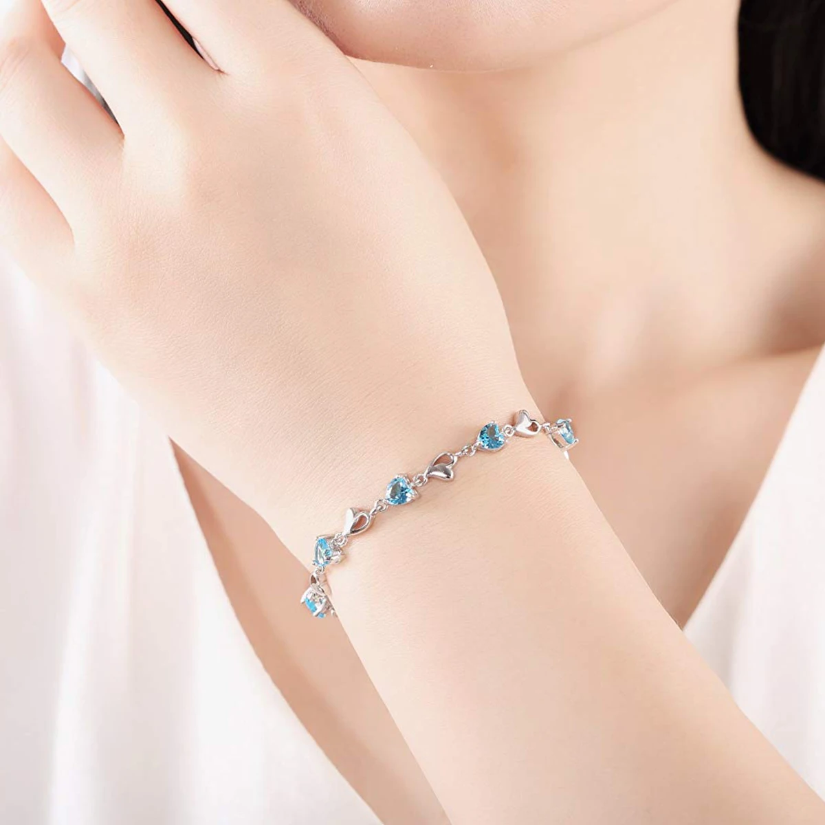 

Cute Romantic Heart Bracelet with Rhinestone, for Girls and Lady