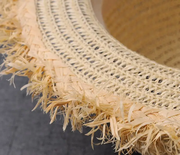 Милая соломенная шляпа с плоским верхом на лето и весну, женские кепки для путешествий, пляжные шляпы от солнца с жемчугом для отдыха, черные дышащие модные шляпы с цветочным узором для девушек