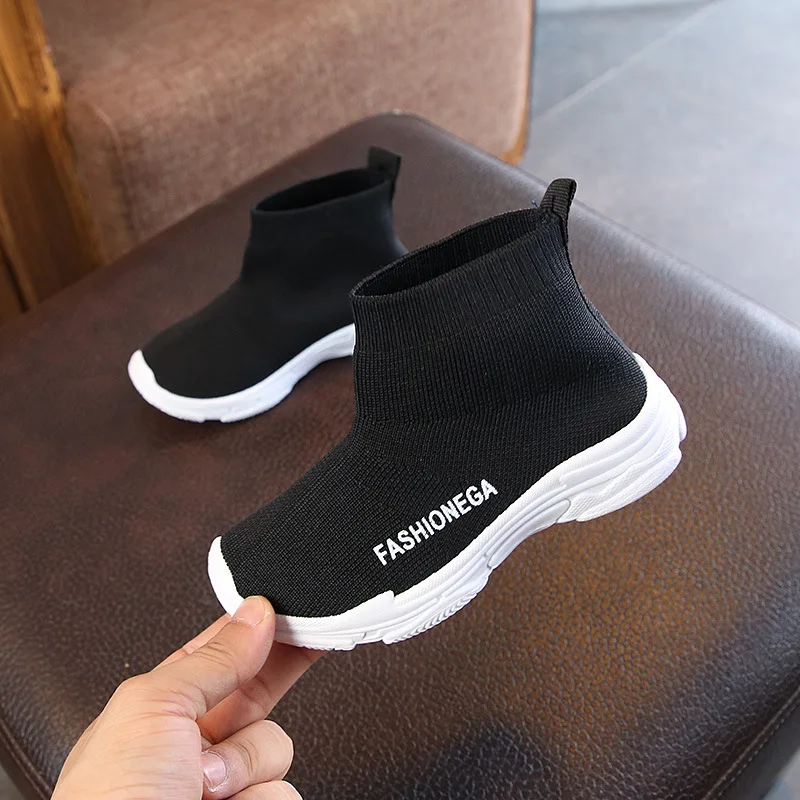 

European 2018 breathable mesh kids sneakers Slip on cool Lovely children shoes Leisure casual solid baby boys girls shoes