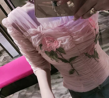 

2019 New Summer Fashion 3/4 Sleeve Women Shirts Square Collar Pleated Tight Top Fairy Rose Embroidery Mesh Chiffon Blouses Short