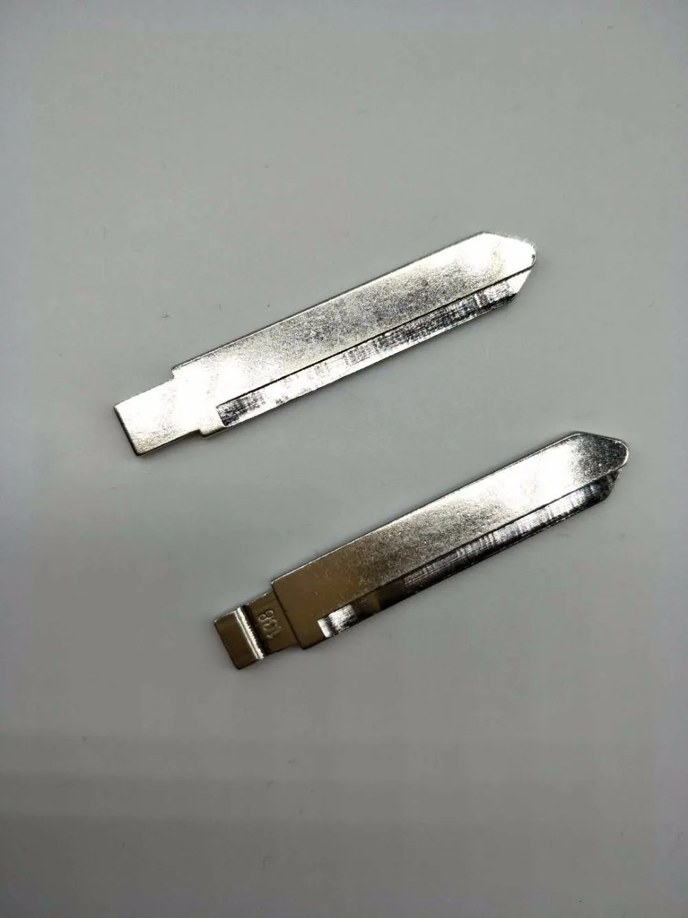 

10Pcs/lot Best Qualit Metal Blank Uncut Flip KD Remote Key Blade Type NO.138