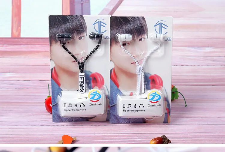 

[MYKPOP]LAY Zipper zip 3.5mm Mic Earbuds For Common Use KPOP Fans Collection SA18042916