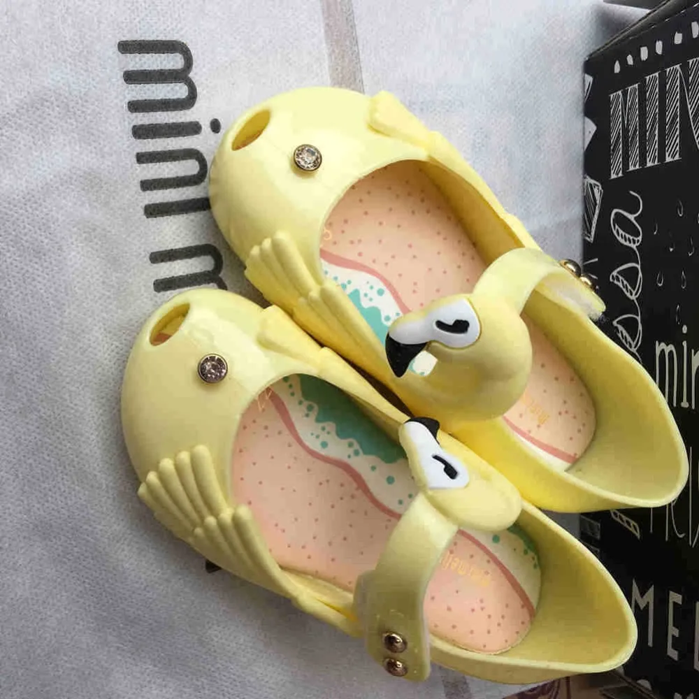 Детские сандалии Летняя прозрачная обувь Фламинго ПВХ мягкой кожи Minkey лодыжки-wrap обувь плоская подошва крюк-петля для девочек сандалии