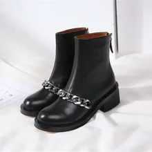 Обувь из грубой натуральной кожи с цепочкой