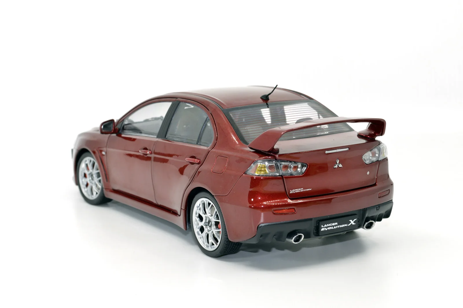 1/18 1:18 1 18 весы Mitsubishi Lancer EVO X Red Diecast модель двери автомобиля открытый руль