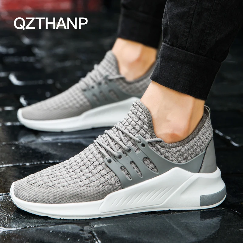 Billige Beliebte heißer verkauf Männer neue Frühling Atmungsaktive Mesh männlichen mode kausalen schuhe für männer lace up Gummi Schwarz Licht gewicht schuh
