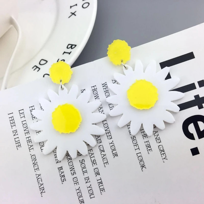 

Summer Fashion Women Jewelry Acrylic Yellow Flower Stud Earrings