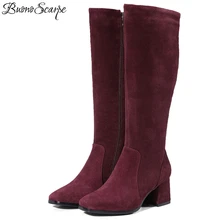 BuonoScarpe/модные женские ботинки; женские ботинки из коровьей замши с квадратным носком на молнии; кожаные сапоги до колена на квадратном каблуке; цвет черный, винно-красный;