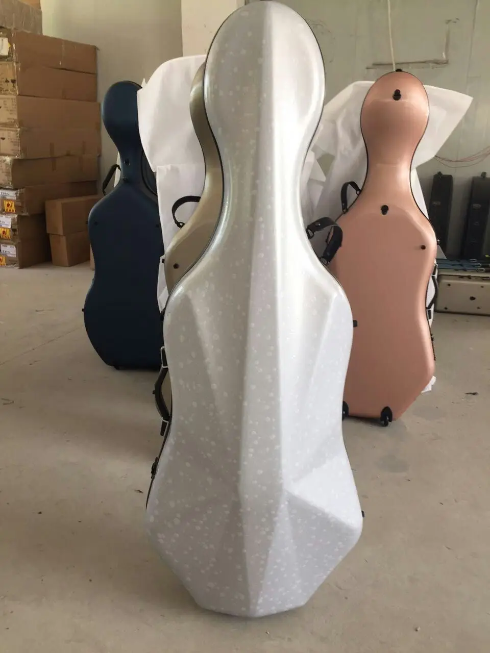 

Enhanced Carbon Fiber white 4/4 Cello Case Two Wheels-Limited load-bearing #ZHU