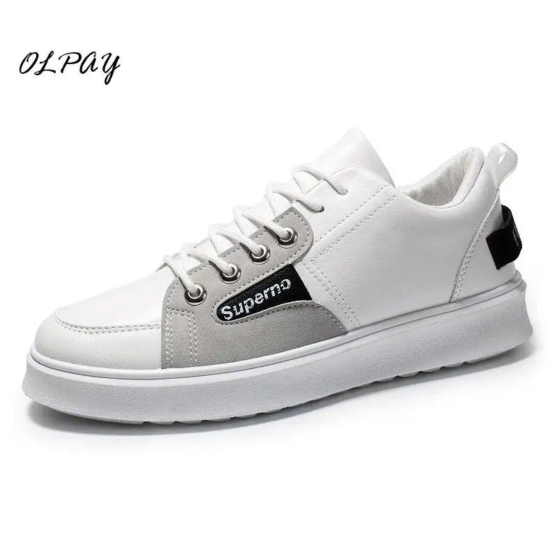 

2019 spring new flat white shoes Men's shoes Korean fashion Leather casual shoes Wild fashion Low help Shipping