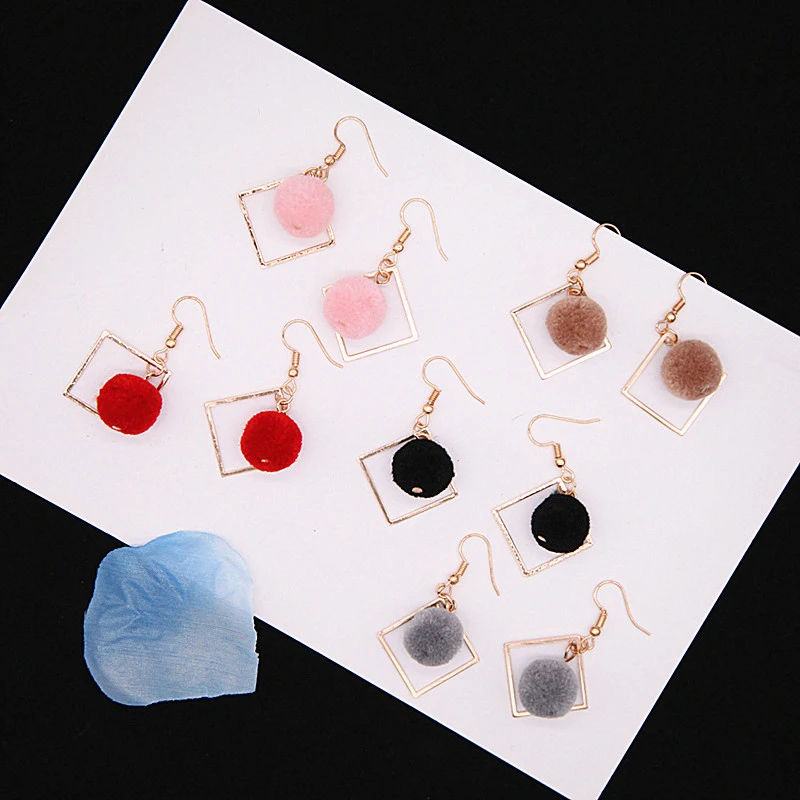 

E0129 New Fashion Pink Plush Ball Drop Earrings For Women Korea Velvet Round Dangle Earring Statement Ear Jewelry Gift Wholesale