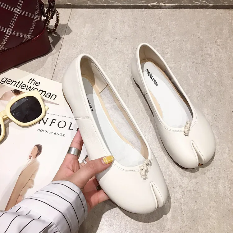 

Spring/Autumn Genuine Leather Flat Sole Shoe Take Korean Version of The Partial Toe Shoe Horseshoe Hoof Bean Shoes Womens Shoes