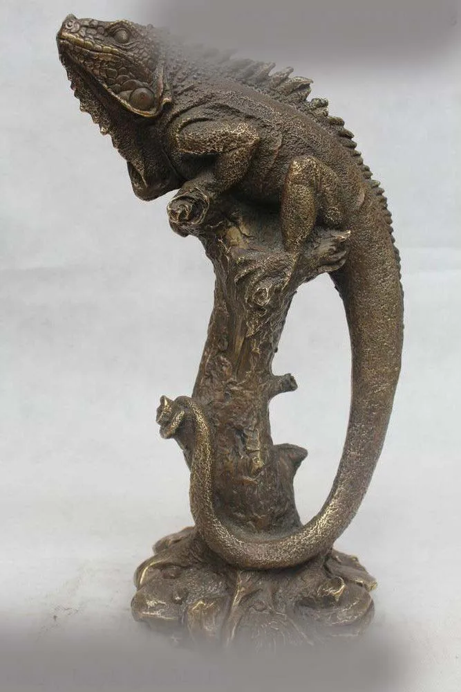 

15"Chinese Folk Pure Bronze excellent Lifelike chameleon lizard Statue
