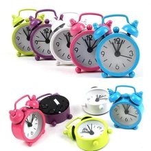 1 ud. Diámetro 4cm lindo Mini despertador Vintage escritorio reloj de mesa, reloj de estilo Retro operado con batería para el estudio del dormitorio