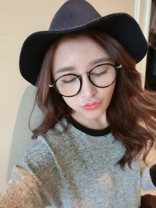 2705743637_647010302