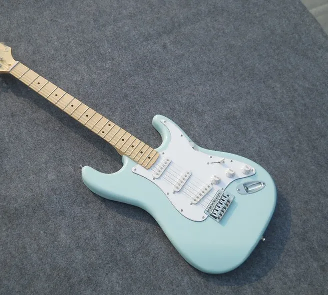 

Light blue St electric guitar, suitcase, SSS pickup, white guard board, maple finger board, high quality free delivery, welcome