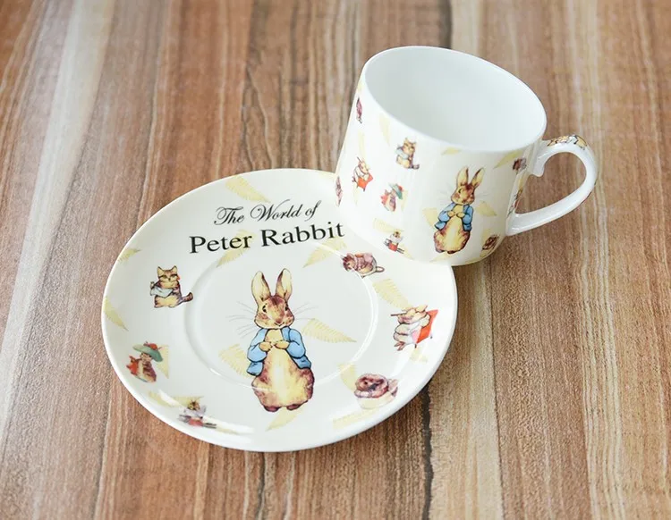 Кофейная чашечка и блюдце с кроликом Питером