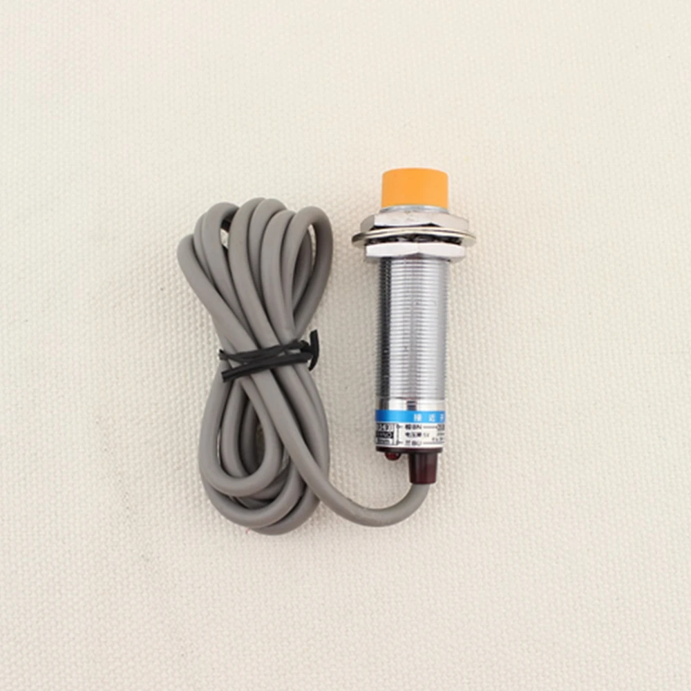 

Inductive Proximity Sensor M18 Detection Distance 8mm DC6-36V 3Wire NC PNP DC 300mA Proximity Switch Sensor Switch LJ18A3-8-Z/AY