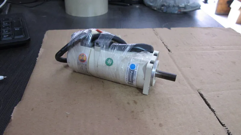 

Used servomotor MSM011P1E Almost new warranty for three months