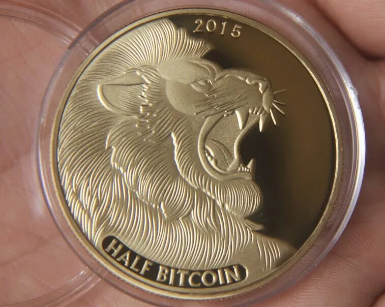 

2015 Lion HALF TITAN Physical Bitcoin GOLD Plated Souvenir Coin MEDAL