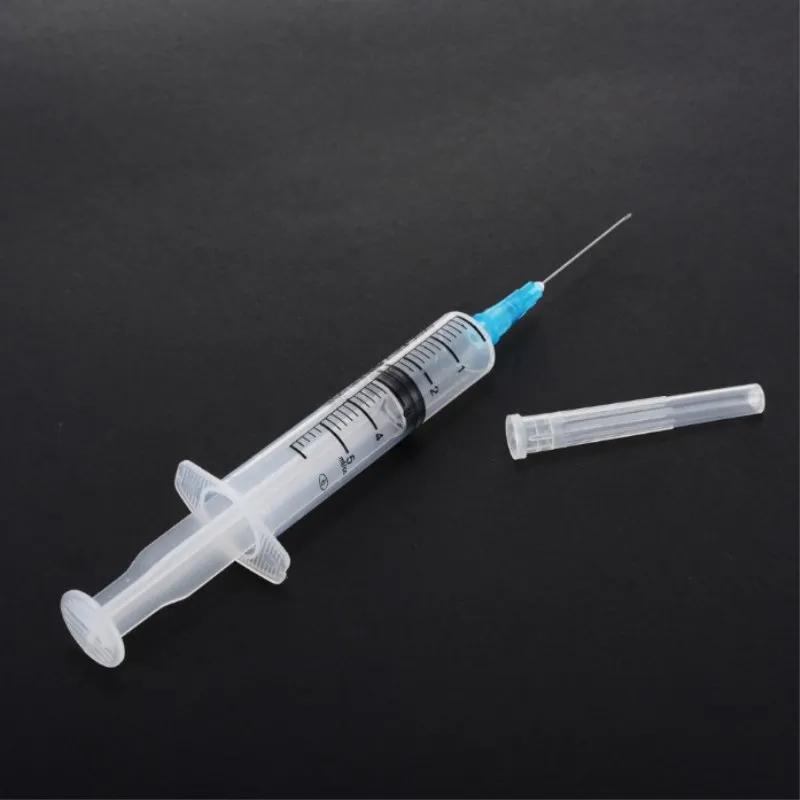 50 pcs 5 ml Plastic Sterile Syringe Dispensing Syringe With Pointed Tip Needle and Storage Cap independent packaging