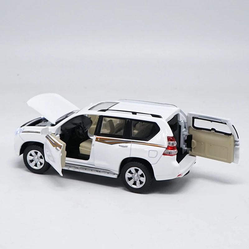 Литая игрушка в масштабе 1:32 модель внедорожника Toyota Land Cruiser Prado со светильник кой