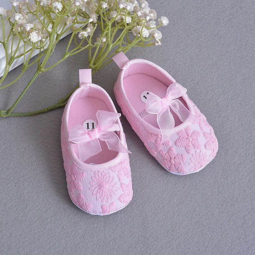 Г.; туфли для крещения на мягкой подошве с цветочным узором для новорожденных девочек; комплект с повязкой на голову; Милая обувь для малышей; Chaussure Bebe Fille Infantil Menina
