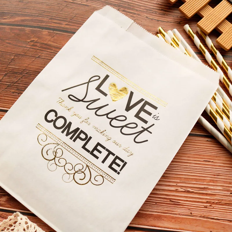 

15x21cm Love is Sweet Gift Paper Bags Wedding Birthday Popcorn Candy Buffet Cookie Desserts Treat Bags Party Favor Bags 20pcs