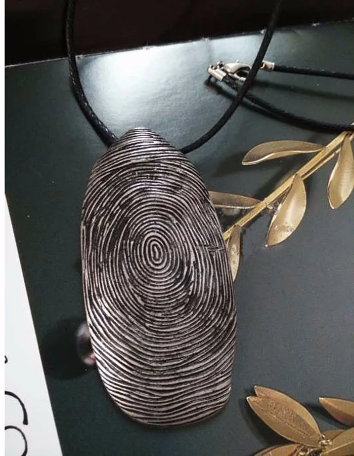 Этническое ожерелье с подвеской из сплава, персонализированное, ручная полировка, отпечаток пальца, короткое кожаное ожерелье, модные ювелирные изделия