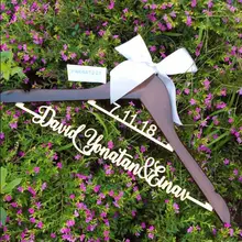 На заказ Деревянный Жених невесты последняя вешалка с именем, Свадебная Вешалка Персонализированная с датой и именем, деревенская вешалка для свадебного платья