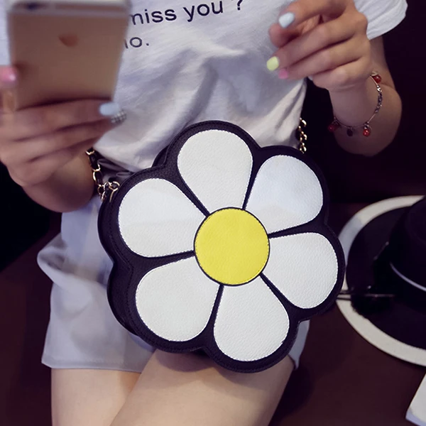 

2017 new Spring and summer Japanese Cartoon South Korea cute mini Chain bag Flower shape Shoulder Bags Handbags