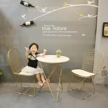 Чистый красный Повседневный чайный магазин стол и стул комбинация из трех частей простой выпечки балкон Маленький журнальный столик и стулья