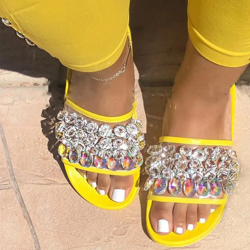 

Fashion Crystal Slippers Women Bling Flat Casual Ladies Jelly Shoes Rhinestone Beach Summer Glitter Female Transparent Slides