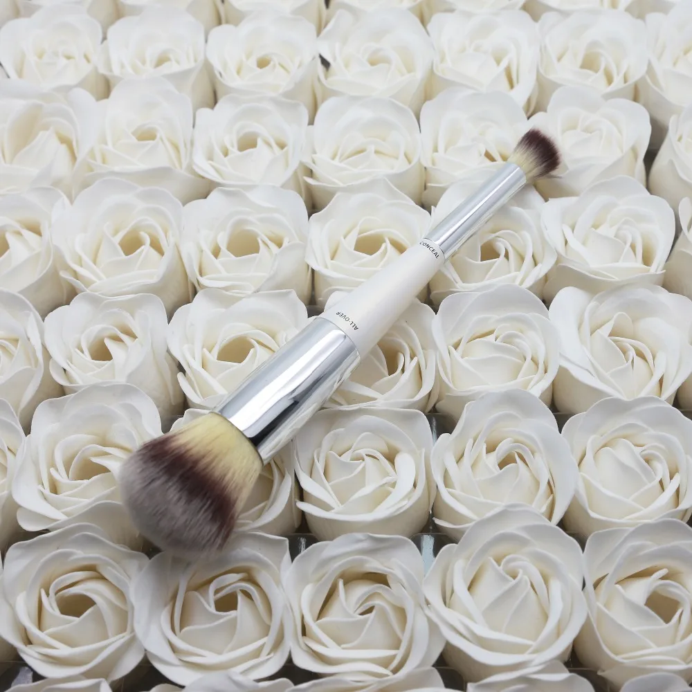 

Its cosmetics allover makeup brushes N0.7 pearl white
