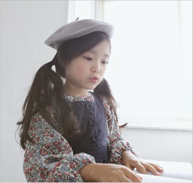 Woollen beret children's autumn/winter warm hat coat, child beret hat, French hat.suitable for spring and autumn winter