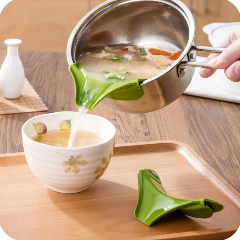 ONEONEY 1pc Kitchen Soup Slip Deflector Silicone Funnel Guide Soup Liquid Funnel Pots Pans Kitchen Utensils Cooking Tool