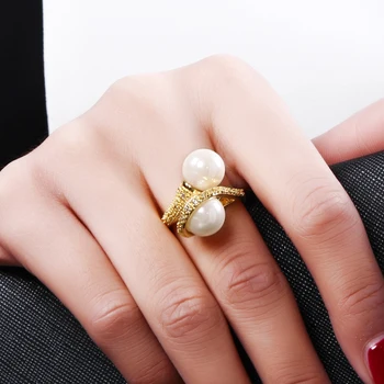 

2020 Elegant female Gold color ring with white handmade pearl for women Ladies wholesale jewelry lots Fashion accessories rings