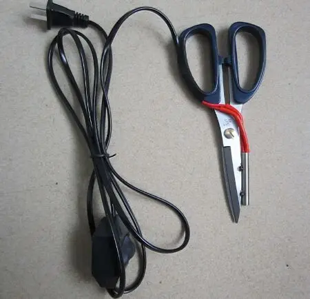 1 հատ Էլեկտրական ջեռուցման դերձակ մկրատ Power տաք shears դանակ ջեռուցվող գրիչ աշխատանքային ցուցիչ `կտորի կտրման համար