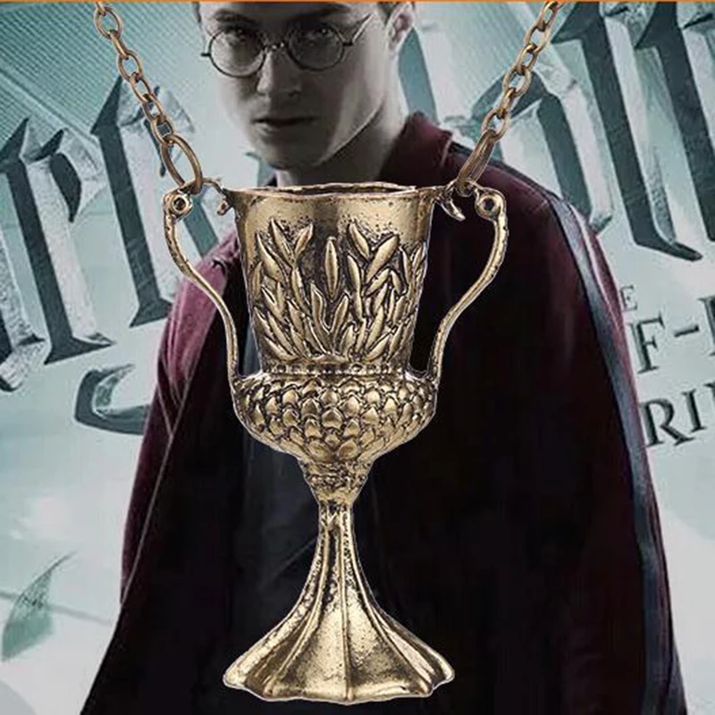 

Harri Potter Peripheral Products Death Thief Magic Broom Hufflepuff Holy Grail Necklace Action Figure Toy