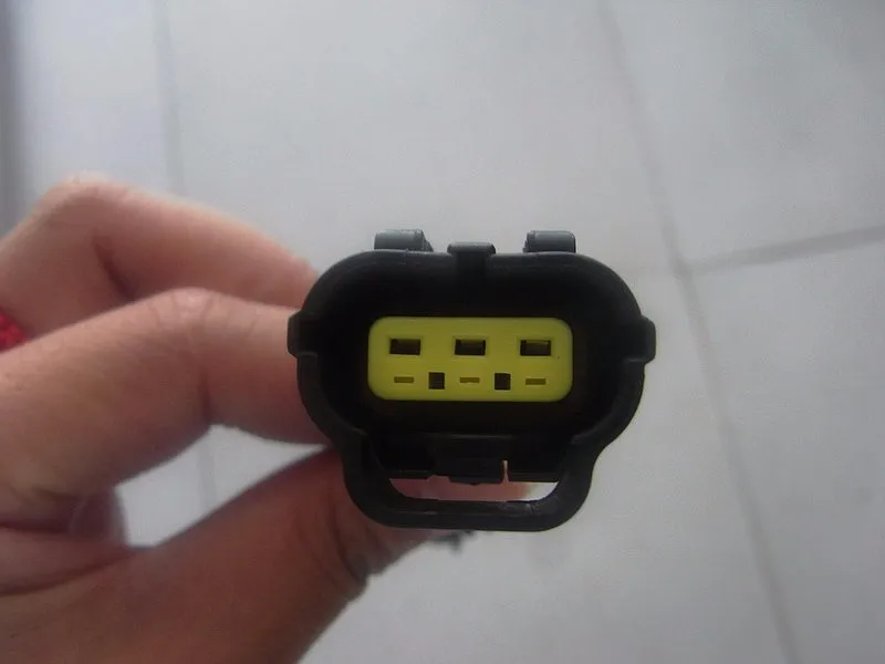 Kobelco sensor converter plug (between SK2- 8 and SK- 6 )