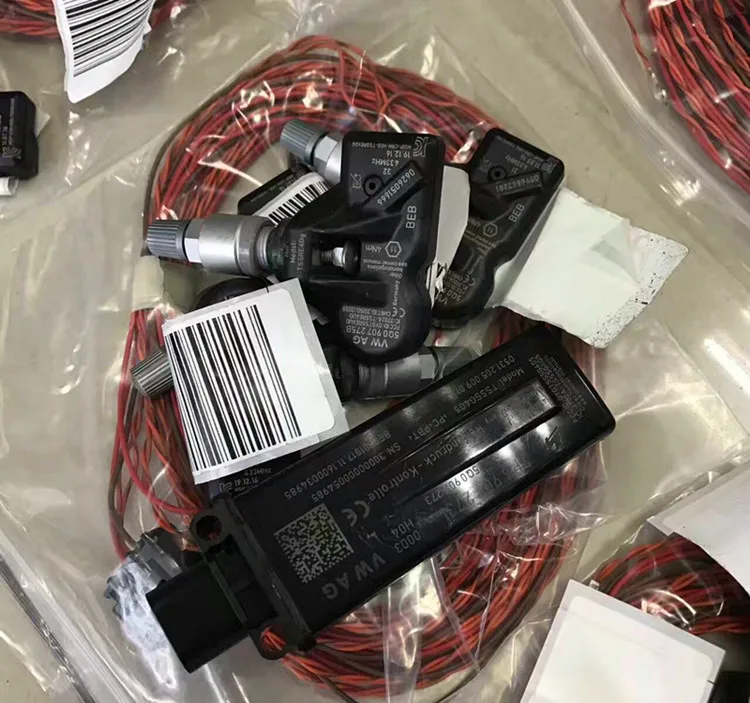 

For Audi Q7 2016--- Pressure Sensor Based TPMS 5Q0 907 275B +7P6 907 273 N 1 Set