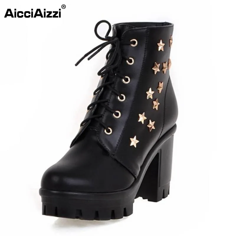 

AicciAizzi Women Half Short Snow Boots Rivet Platform Boots High Heel Boots Warm Fur Shoes Cold Winter Women Footwear Size 34-39