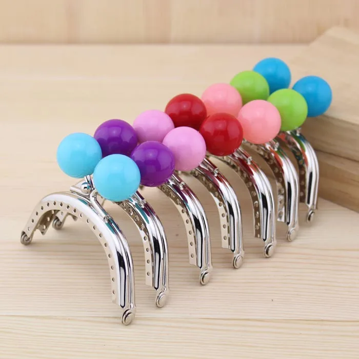 

Mini lovely Large candy ball bead head Kiss Clasp Silver arc-shaped 8 CM Thick Metal Purse frame handle for bag sewi 10pcs/lot