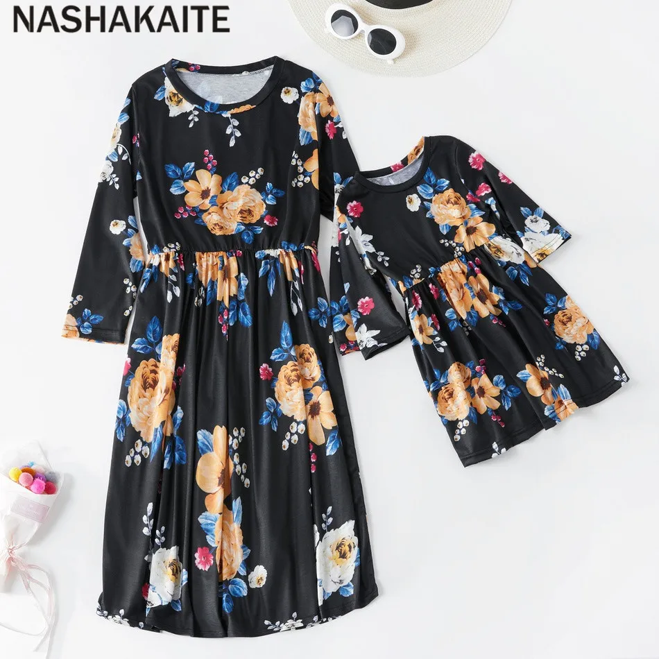 Nachakaite/осень-зима ; платье для мамы и дочки; черное мини-платье с длинными рукавами и принтом; одежда для мамы и меня
